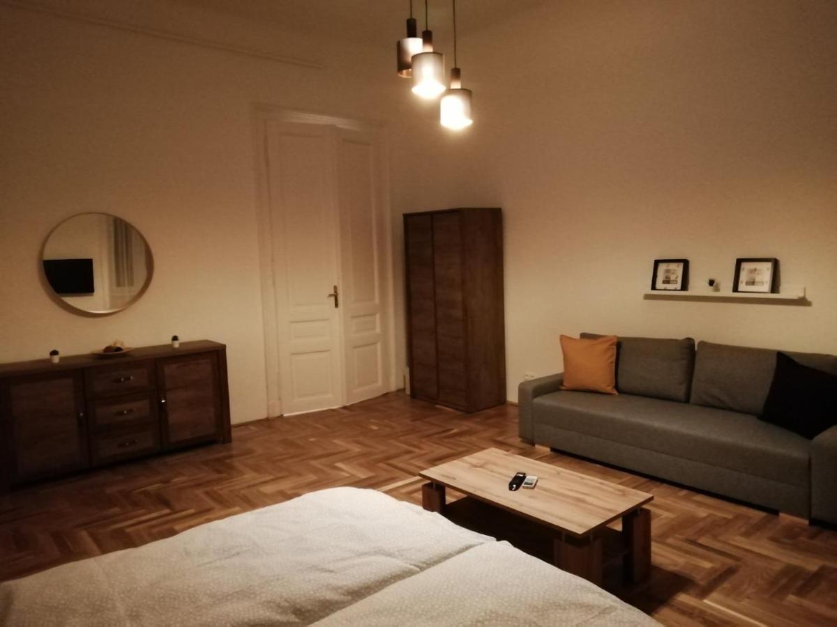 Luxury New Cozy Flat At Dob Street Nearby Gozsdu Court Apartment Budapest Ngoại thất bức ảnh