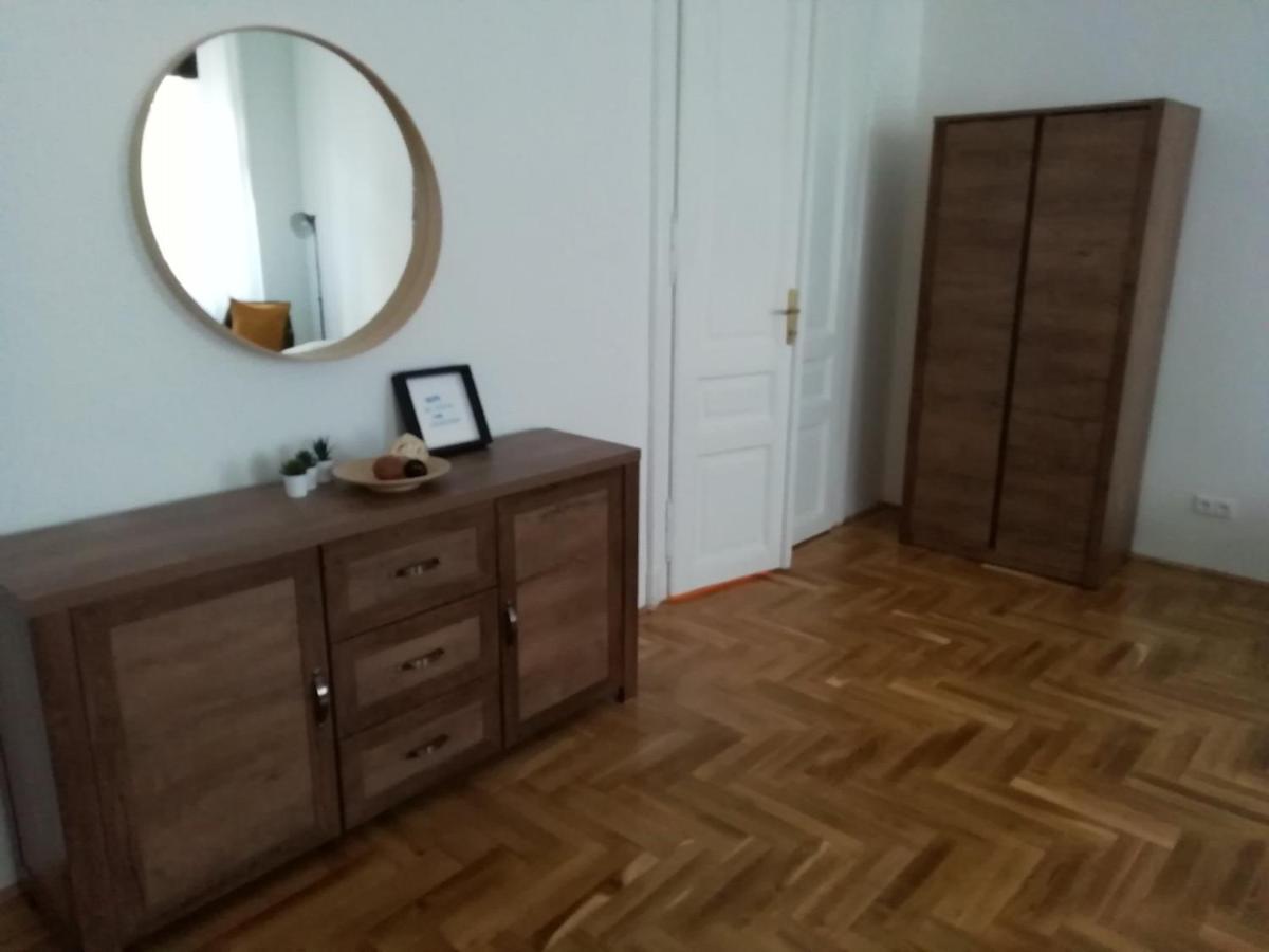 Luxury New Cozy Flat At Dob Street Nearby Gozsdu Court Apartment Budapest Ngoại thất bức ảnh